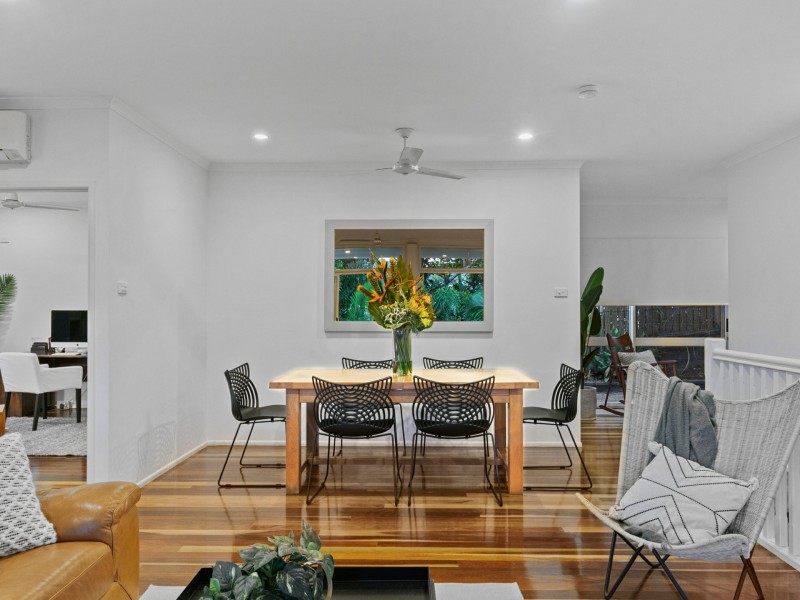 1 Panoramic Place, Whitfield QLD 4870