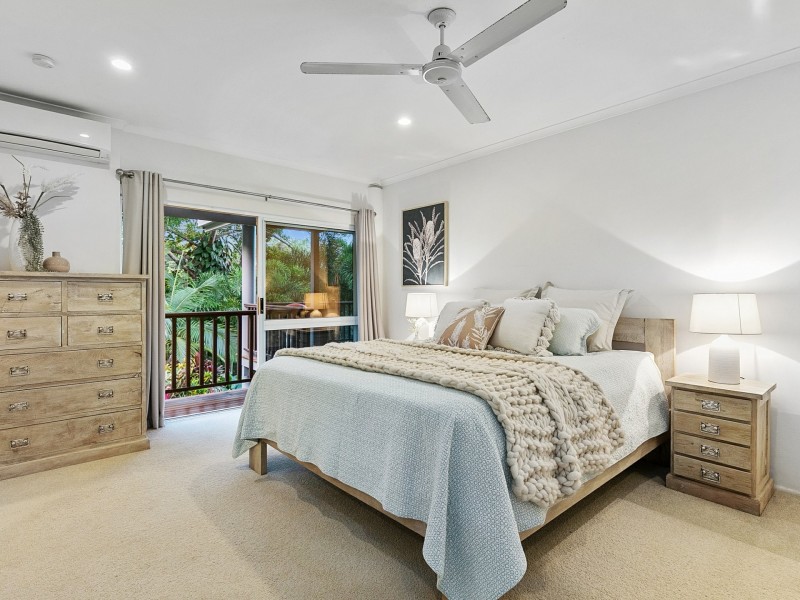 1 Panoramic Place, Whitfield QLD 4870