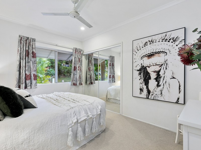 1 Panoramic Place, Whitfield QLD 4870