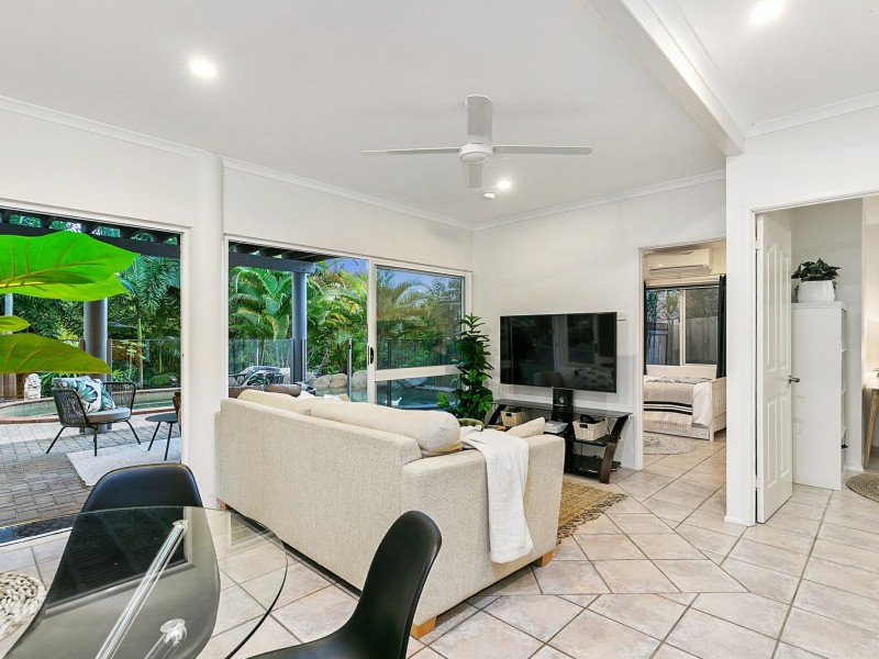 1 Panoramic Place, Whitfield QLD 4870