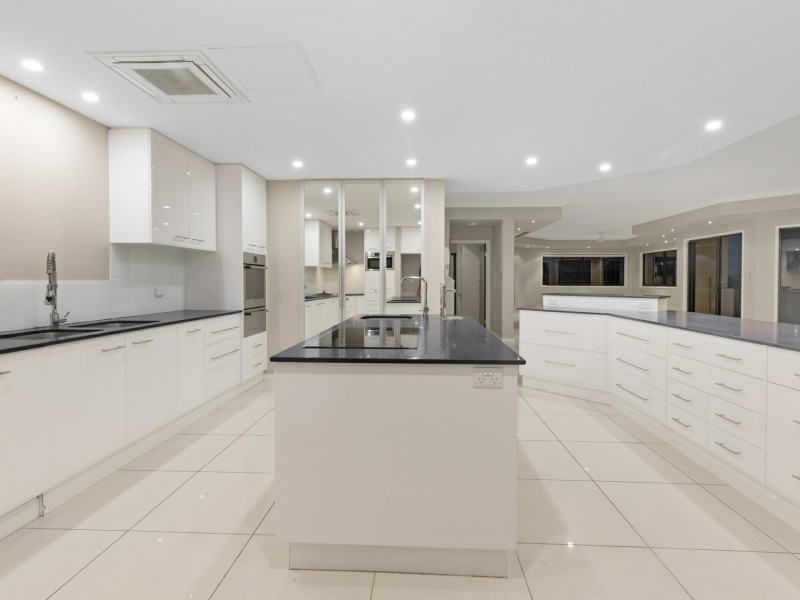 48 East Parkridge Drive, Brinsmead QLD 4870