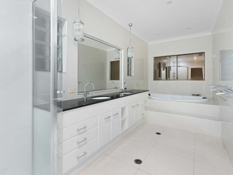 48 East Parkridge Drive, Brinsmead QLD 4870