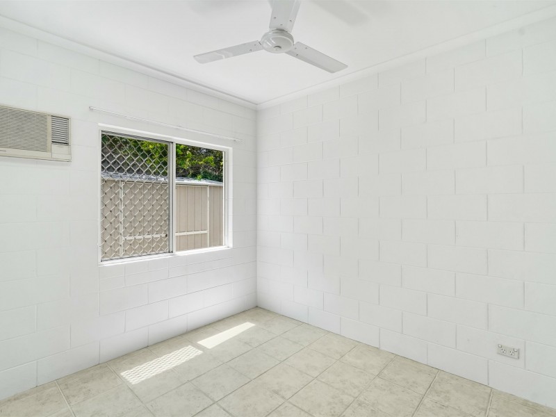 8 Dodd Court, Mooroobool QLD 4870