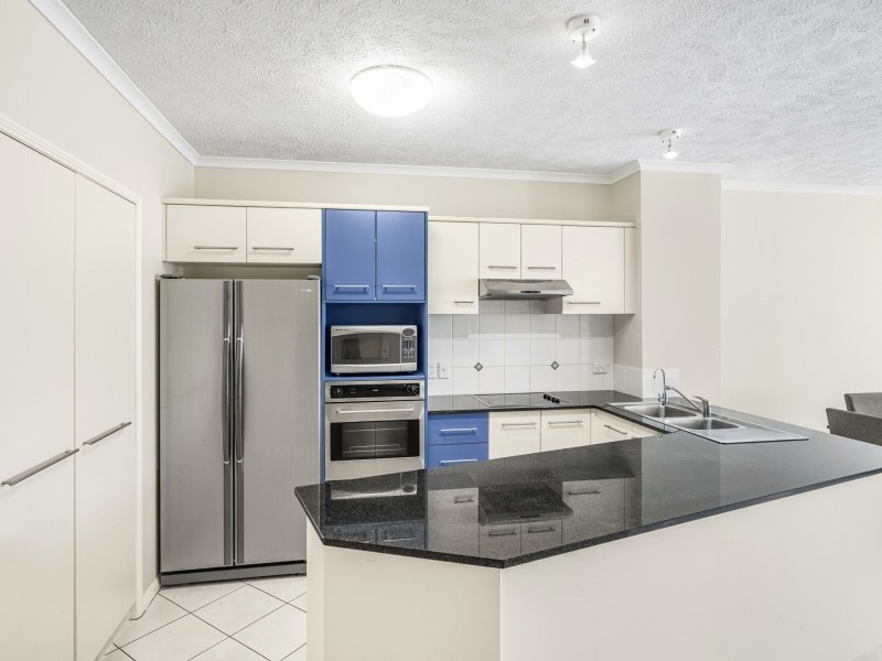 11/275-277 Esplanade, Cairns North QLD 4870