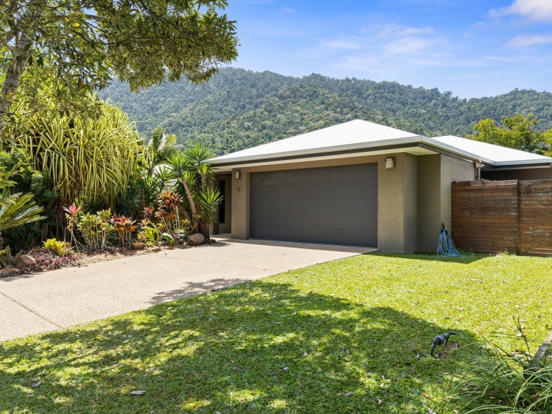 7 Scaglioni Street, Redlynch QLD 4870
