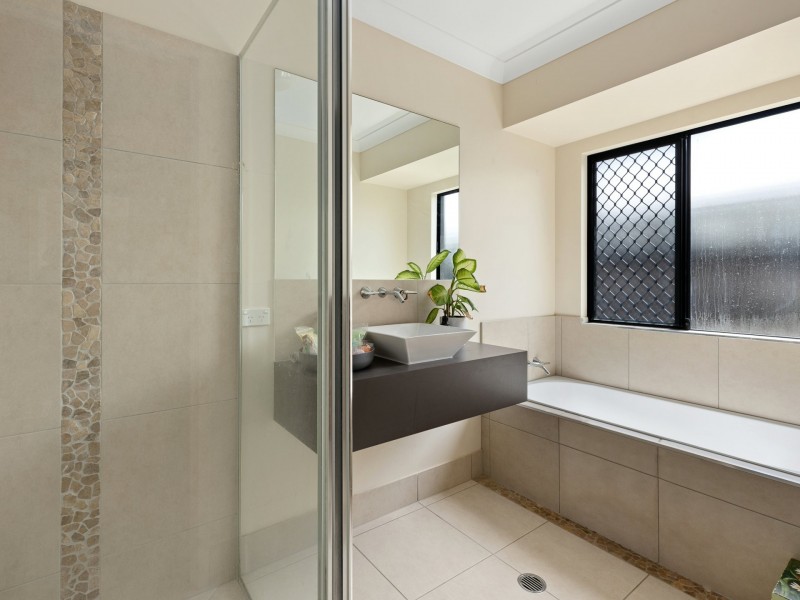 7 Scaglioni Street, Redlynch QLD 4870