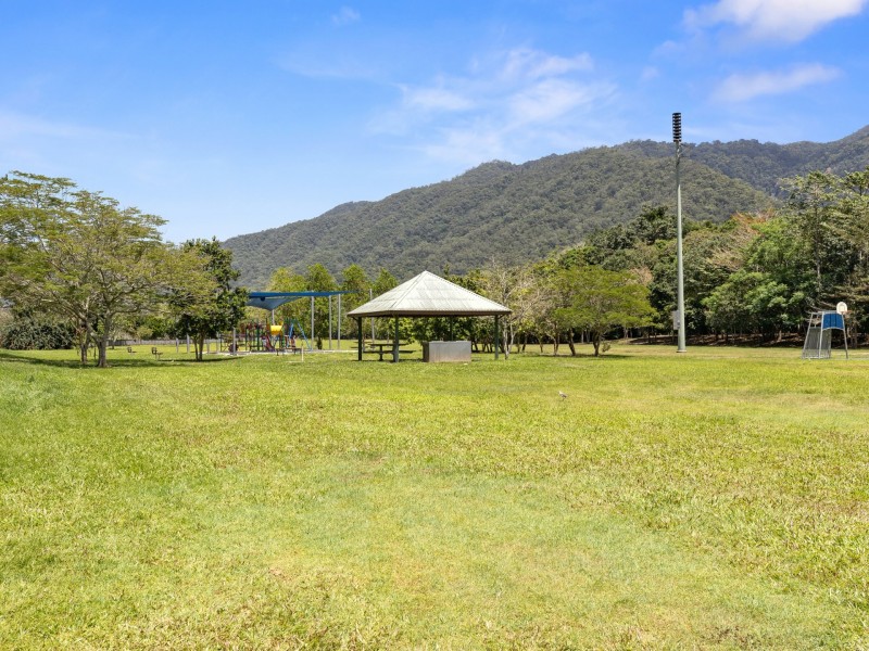 7 Scaglioni Street, Redlynch QLD 4870