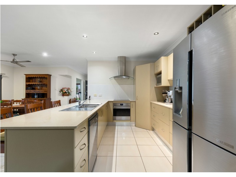 23 Botany Avenue, Redlynch QLD 4870