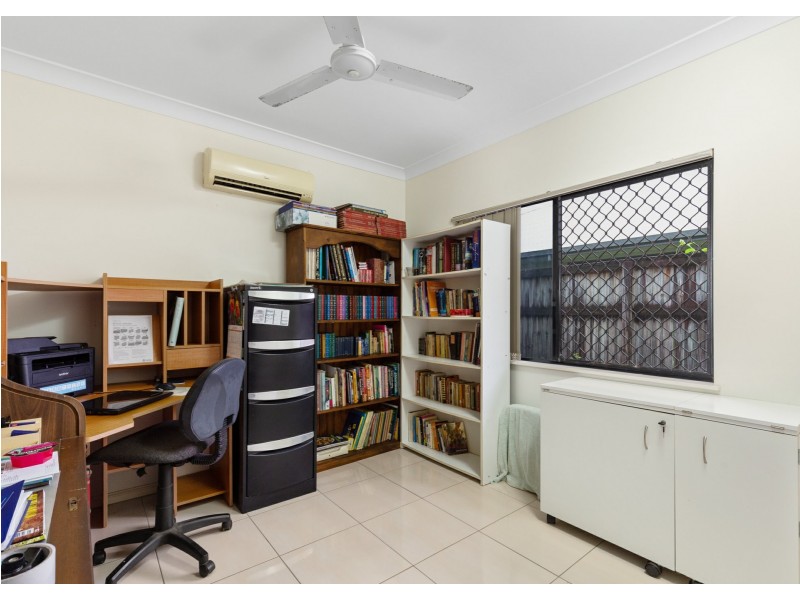 23 Botany Avenue, Redlynch QLD 4870