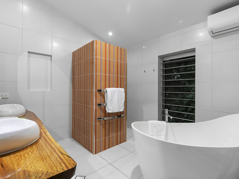 543 McCormack Street, Edge Hill QLD 4870