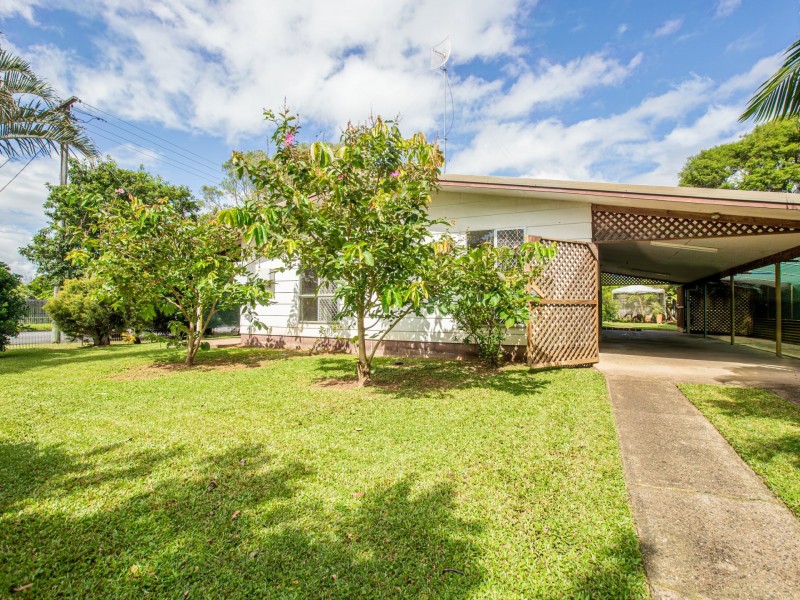 449 McCoombe Street, Mooroobool QLD 4870