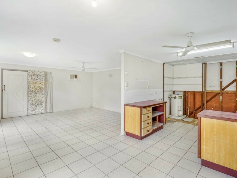 449 McCoombe Street, Mooroobool QLD 4870