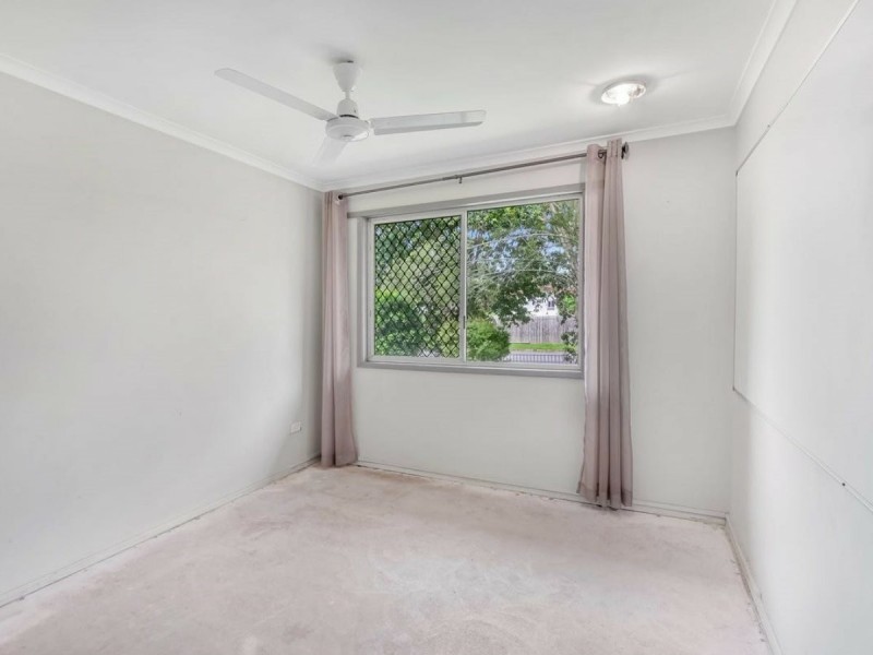 449 McCoombe Street, Mooroobool QLD 4870