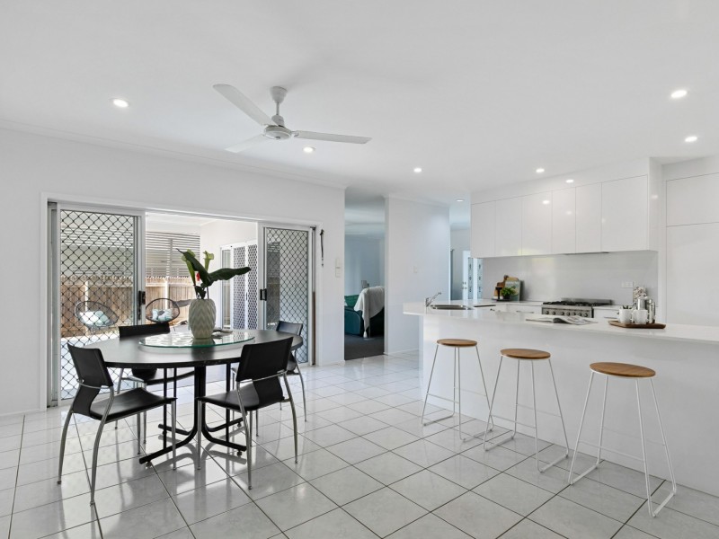 32 Summer Hill Drive, Mooroobool QLD 4870