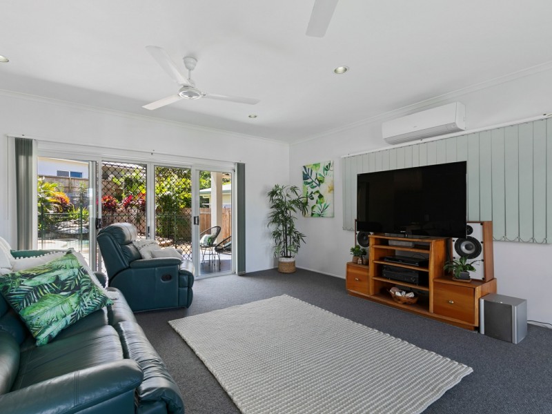 32 Summer Hill Drive, Mooroobool QLD 4870