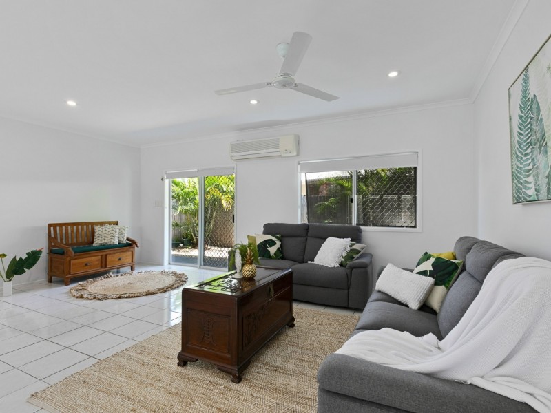 32 Summer Hill Drive, Mooroobool QLD 4870