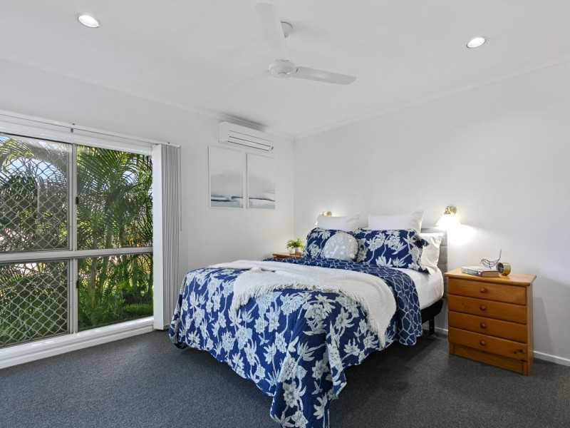32 Summer Hill Drive, Mooroobool QLD 4870