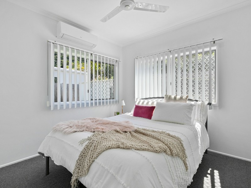 32 Summer Hill Drive, Mooroobool QLD 4870
