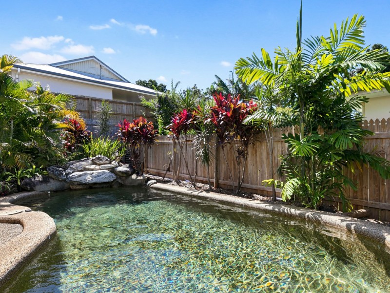 32 Summer Hill Drive, Mooroobool QLD 4870