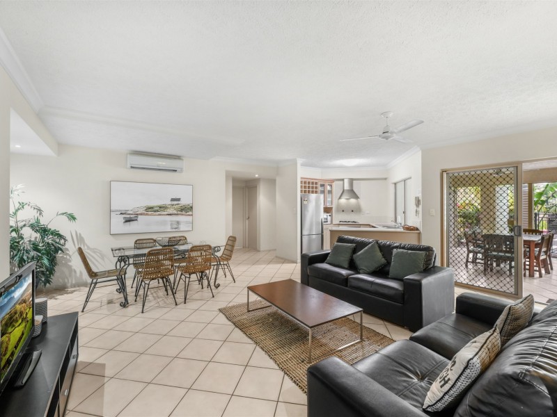 903/2 Greenslopes Street, Cairns North QLD 4870