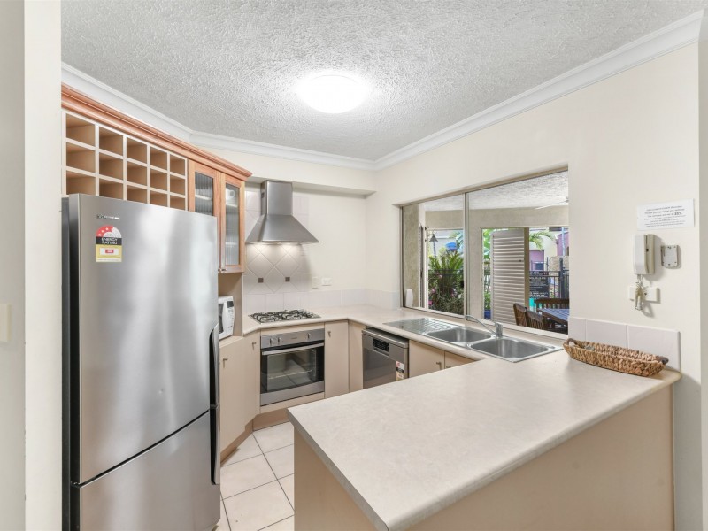 903/2 Greenslopes Street, Cairns North QLD 4870