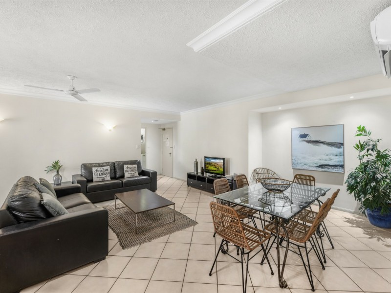 903/2 Greenslopes Street, Cairns North QLD 4870