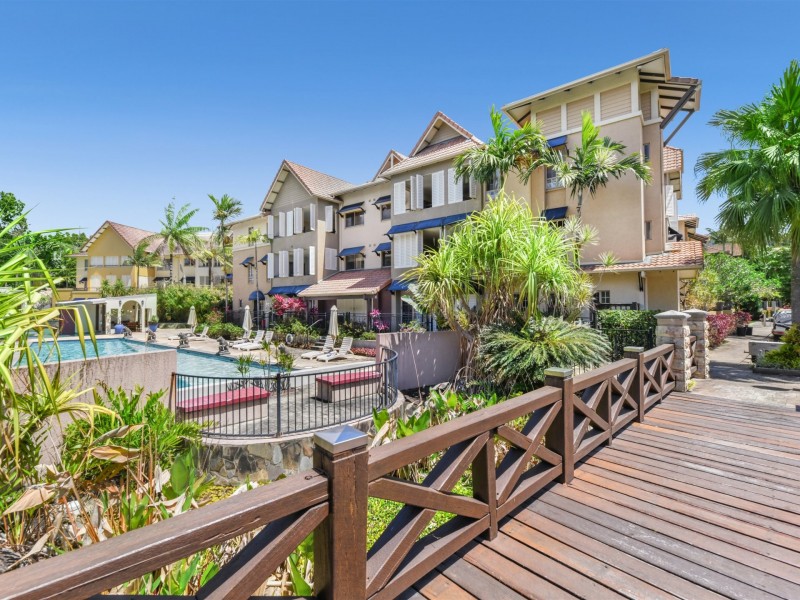 903/2 Greenslopes Street, Cairns North QLD 4870