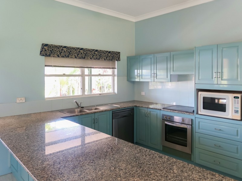 1 Moule Close, Whitfield QLD 4870
