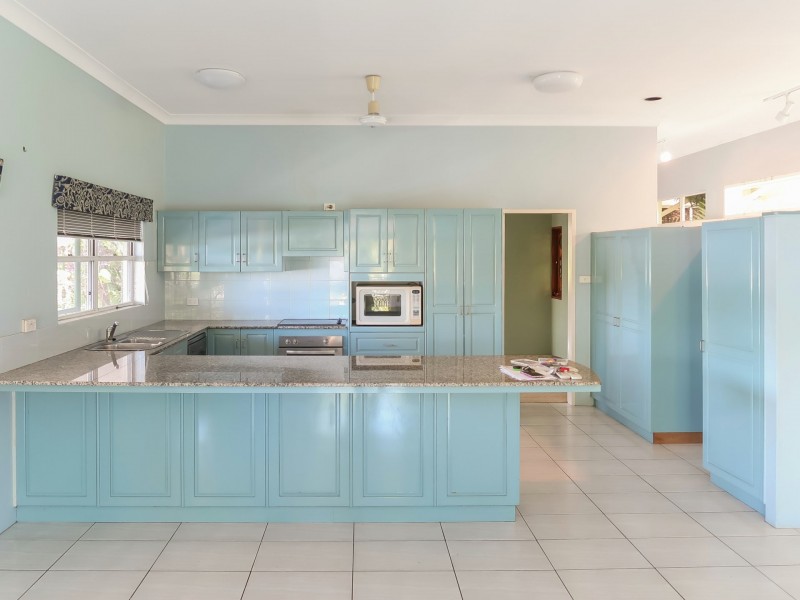 1 Moule Close, Whitfield QLD 4870