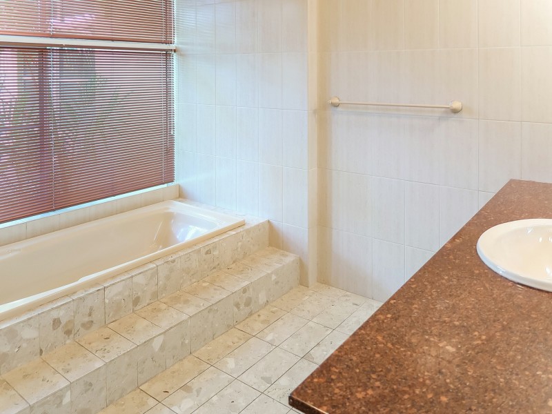 1 Moule Close, Whitfield QLD 4870