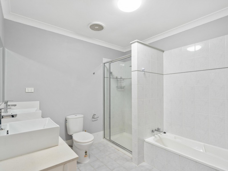 4/1 Springfield Crescent, Manoora QLD 4870