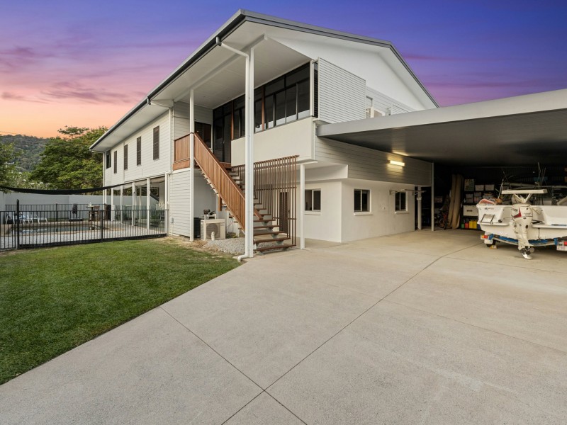 19 Purbeck Place, Edge Hill QLD 4870