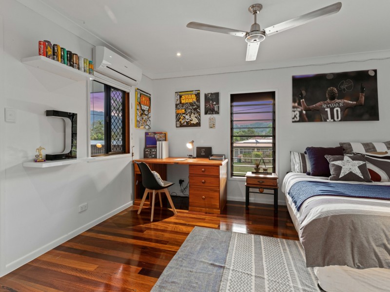 19 Purbeck Place, Edge Hill QLD 4870