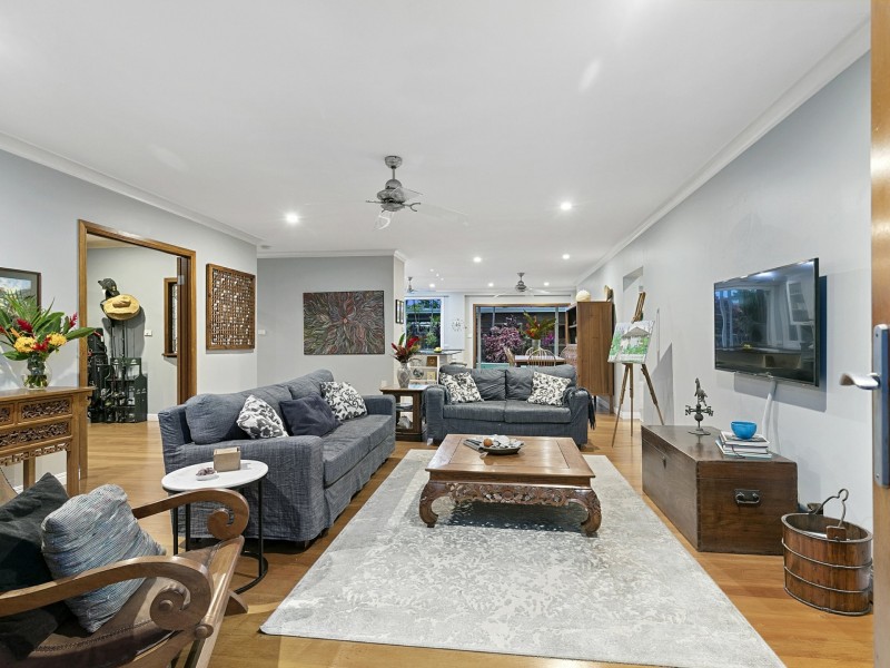 25 Endeavour Road, Clifton Beach QLD 4879