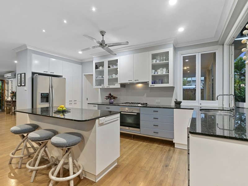 25 Endeavour Road, Clifton Beach QLD 4879