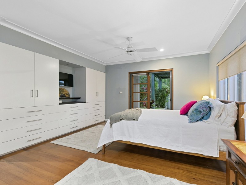 25 Endeavour Road, Clifton Beach QLD 4879