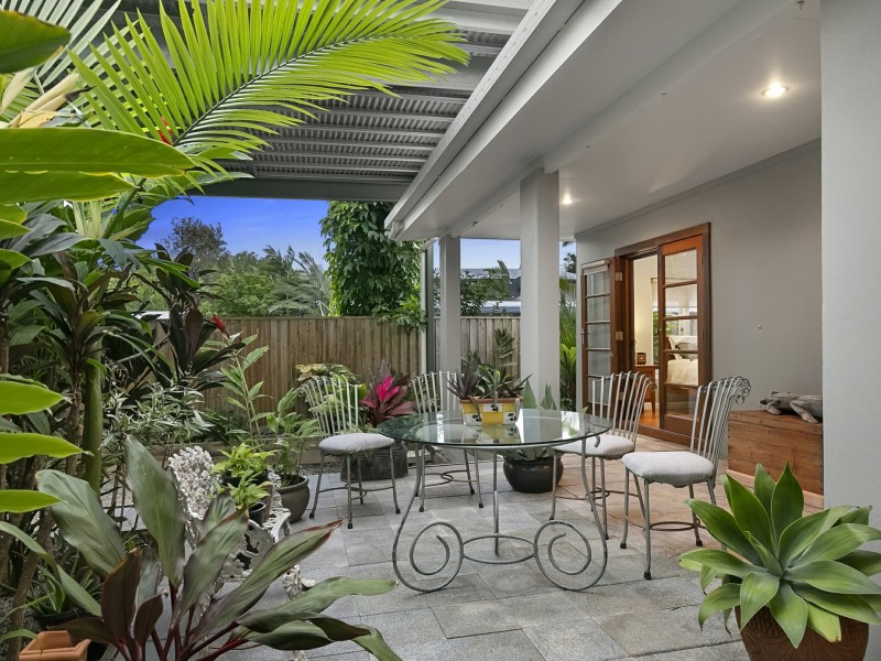 25 Endeavour Road, Clifton Beach QLD 4879