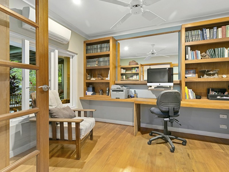 25 Endeavour Road, Clifton Beach QLD 4879