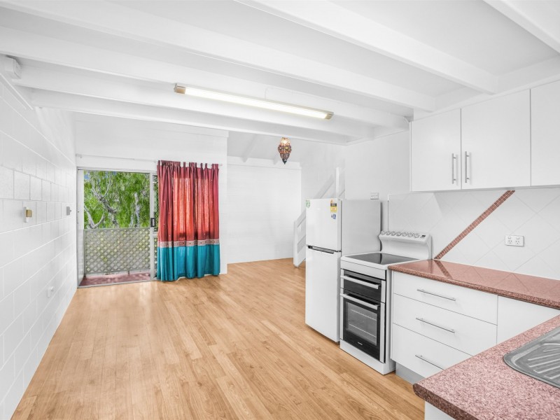 12/116-118 Greenslopes Street, Edge Hill QLD 4870