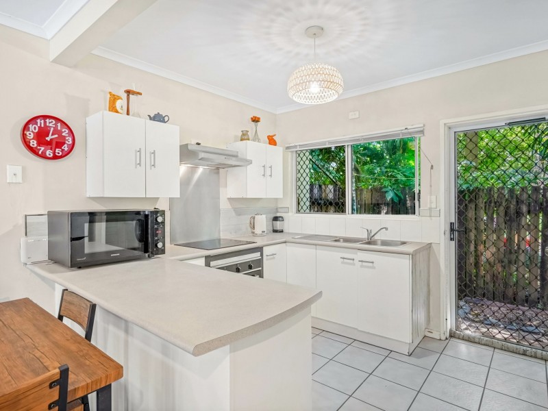 3/126 Pease Street, Manoora QLD 4870