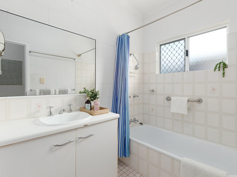 1/5-7 Marino Street, Whitfield QLD 4870