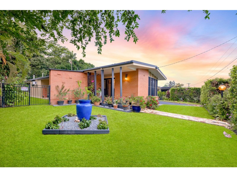 52 Nolan Street, Whitfield QLD 4870