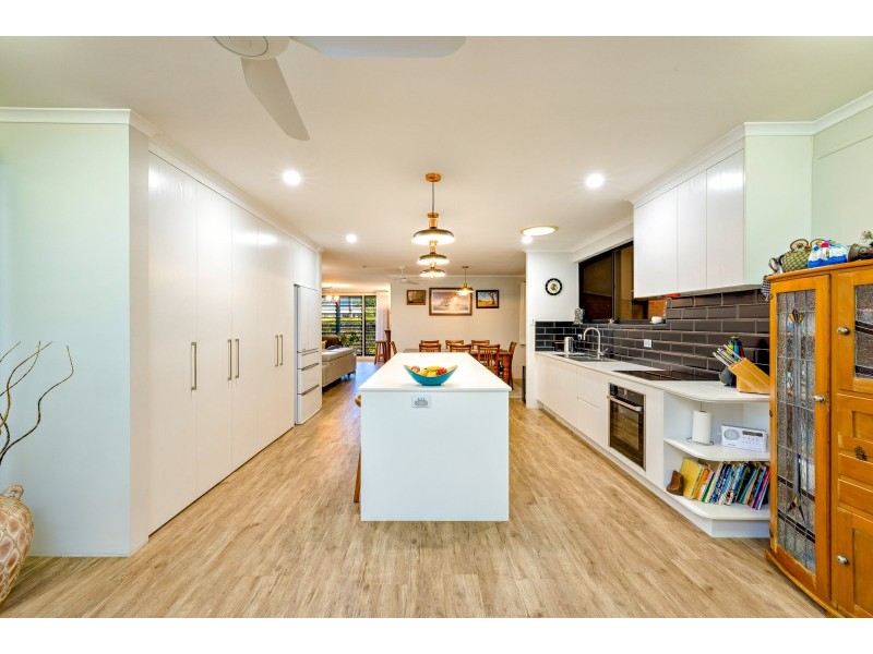 52 Nolan Street, Whitfield QLD 4870