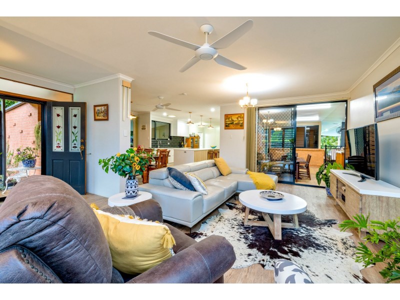 52 Nolan Street, Whitfield QLD 4870