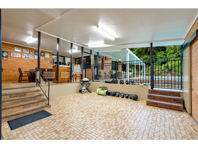 52 Nolan Street, Whitfield QLD 4870