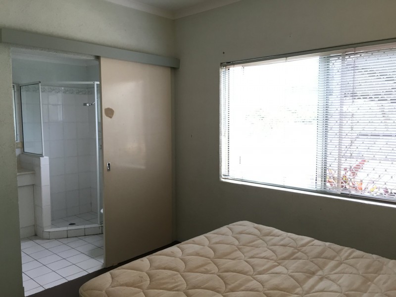 1/150 Pease Street, Manunda QLD 4870