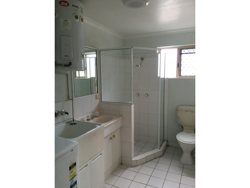 1/150 Pease Street, Manunda QLD 4870