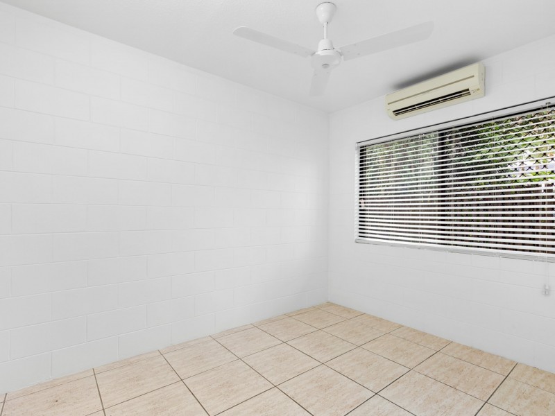 2/235-237 McLeod Street, Cairns North QLD 4870