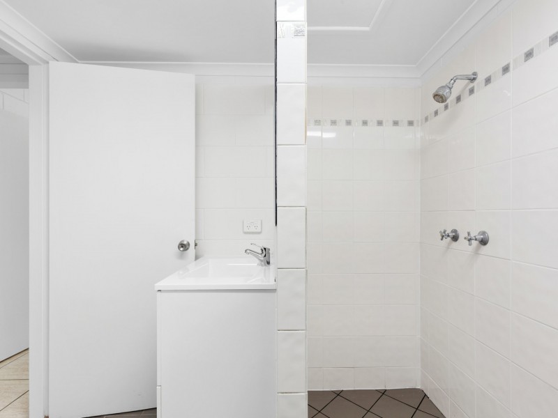 2/235-237 McLeod Street, Cairns North QLD 4870