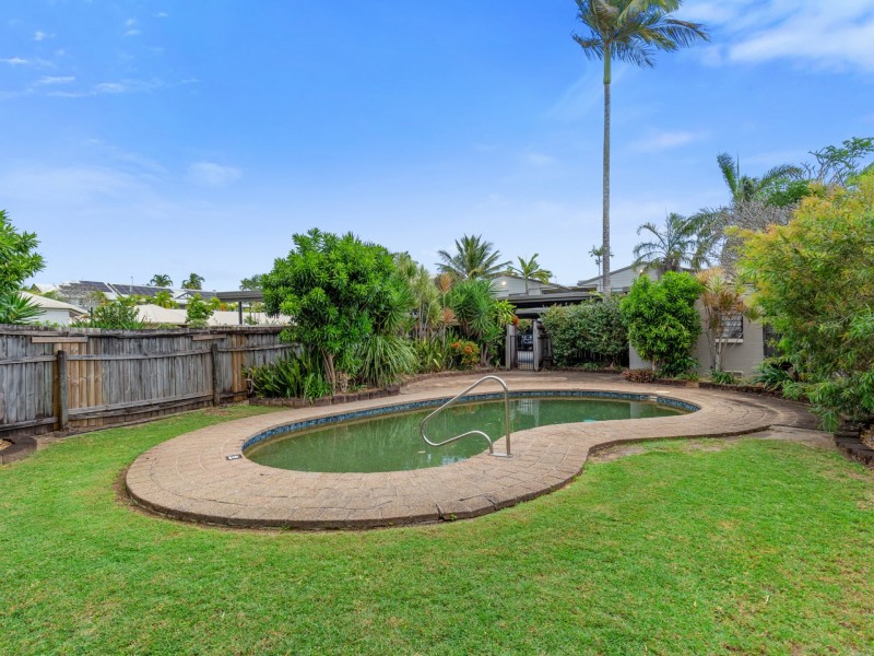 2/235-237 McLeod Street, Cairns North QLD 4870